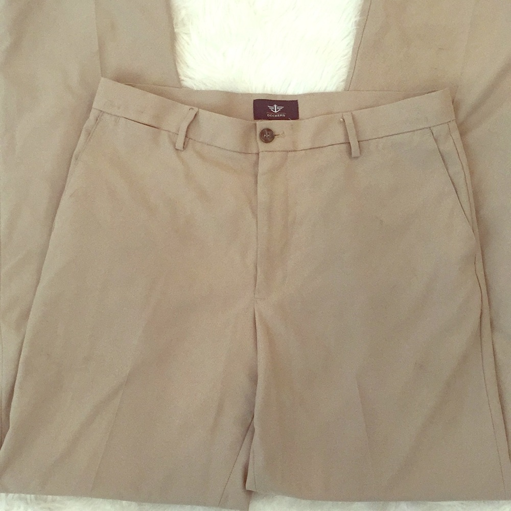 34 x 34 Dockers Straight Fit Khakis